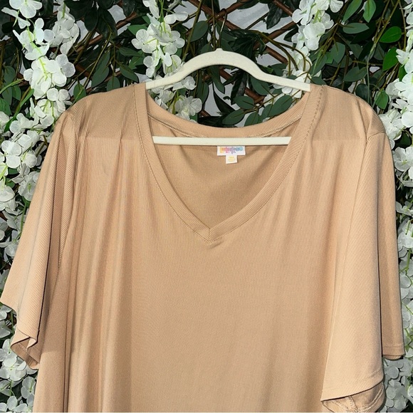 LuLaRoe Beige V-Neck Short Sleeve Top - Picture 2 of 4